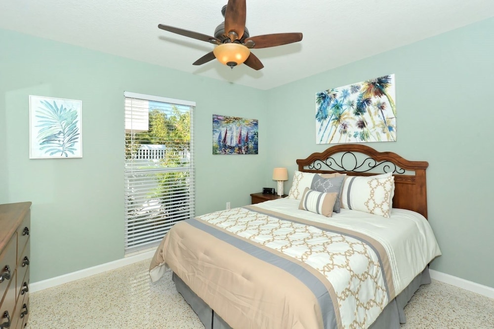 Minnow 2 2 Bedroom Villa by RedAwning