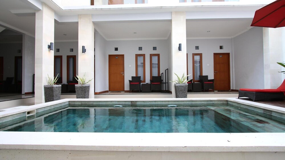 Tom Guest House