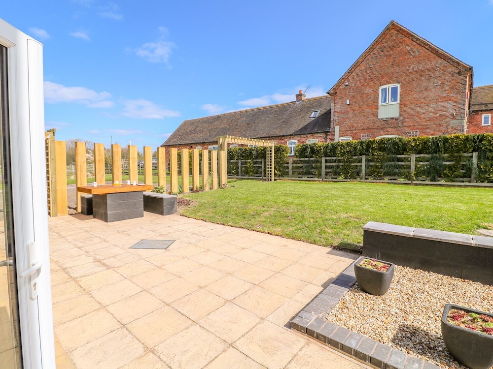 Ardsley Cottage - Longford Hall Farm Holiday Cottages