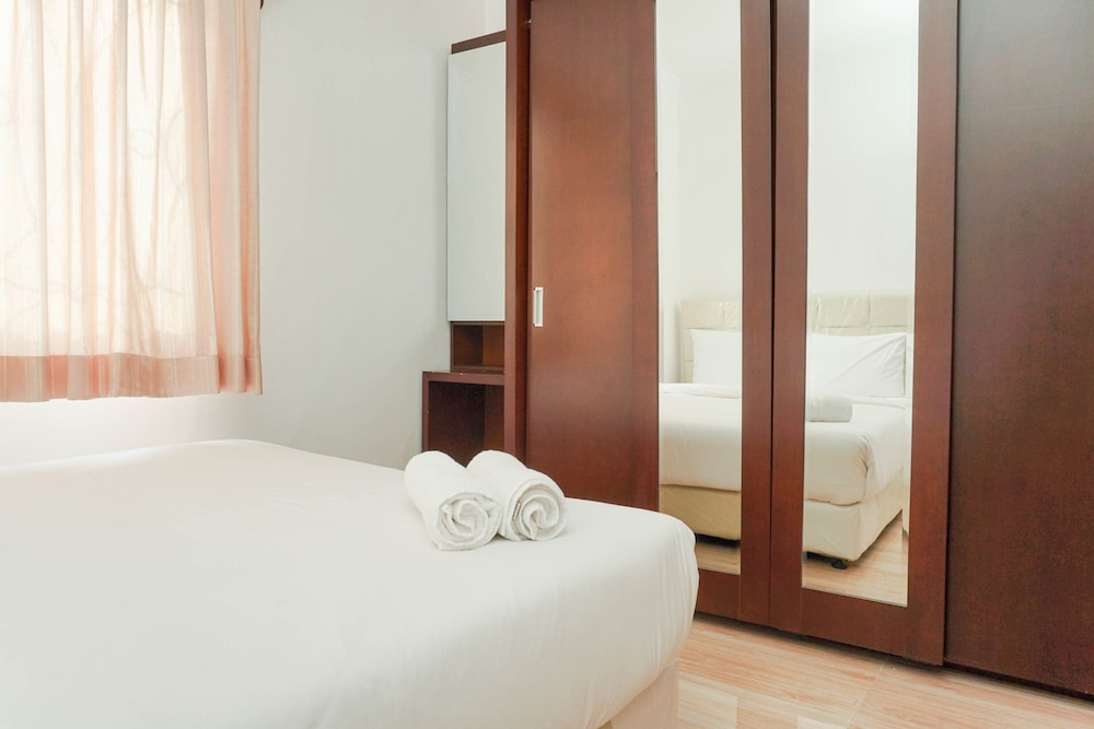 Comfy And Simply 2Br Apartment At Mediterania Palace Residence view 3