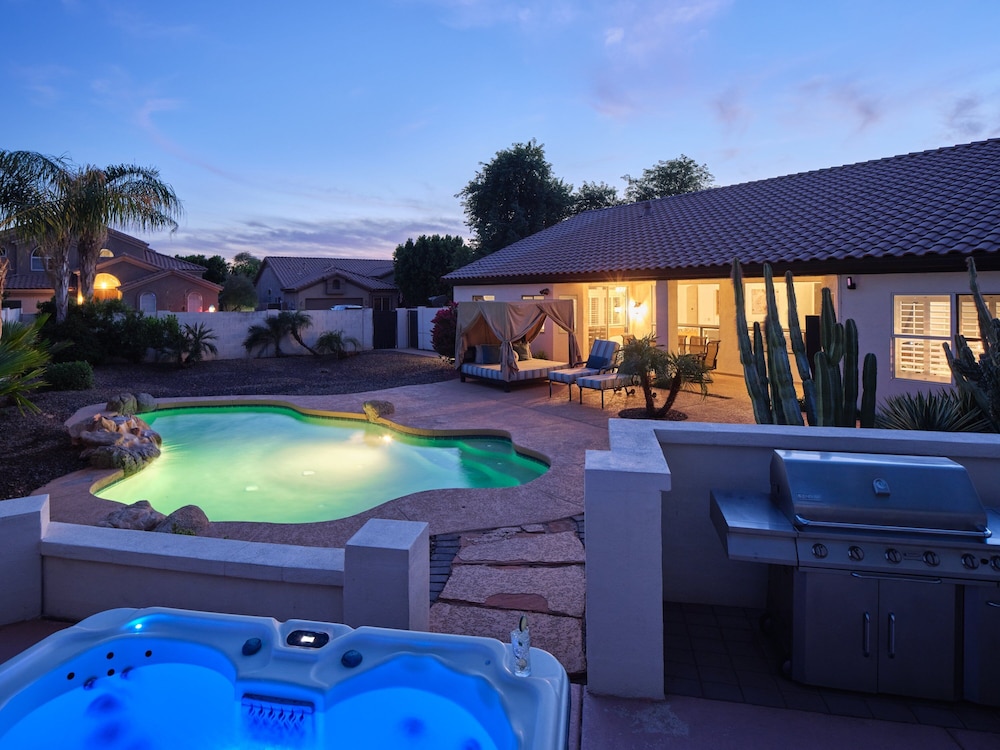 Arabian Nights - Private Pool - Hot Tub - Games!