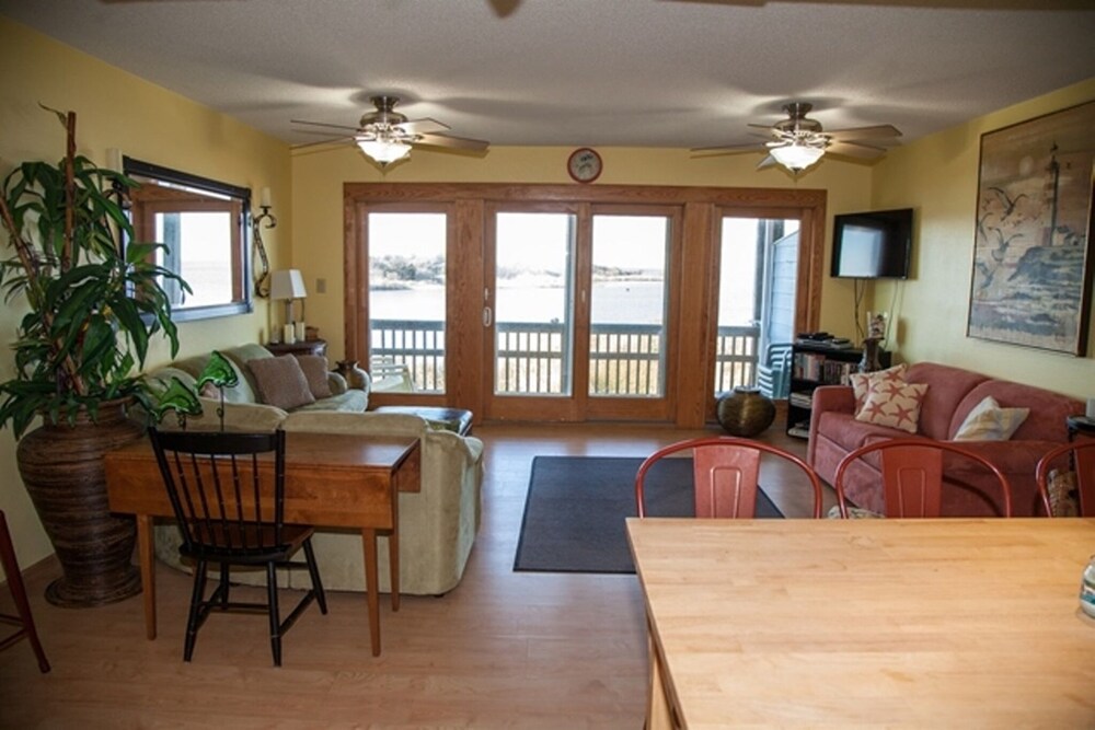 Sw 4 Seas-the-day 1 Bedroom Condo by RedAwning
