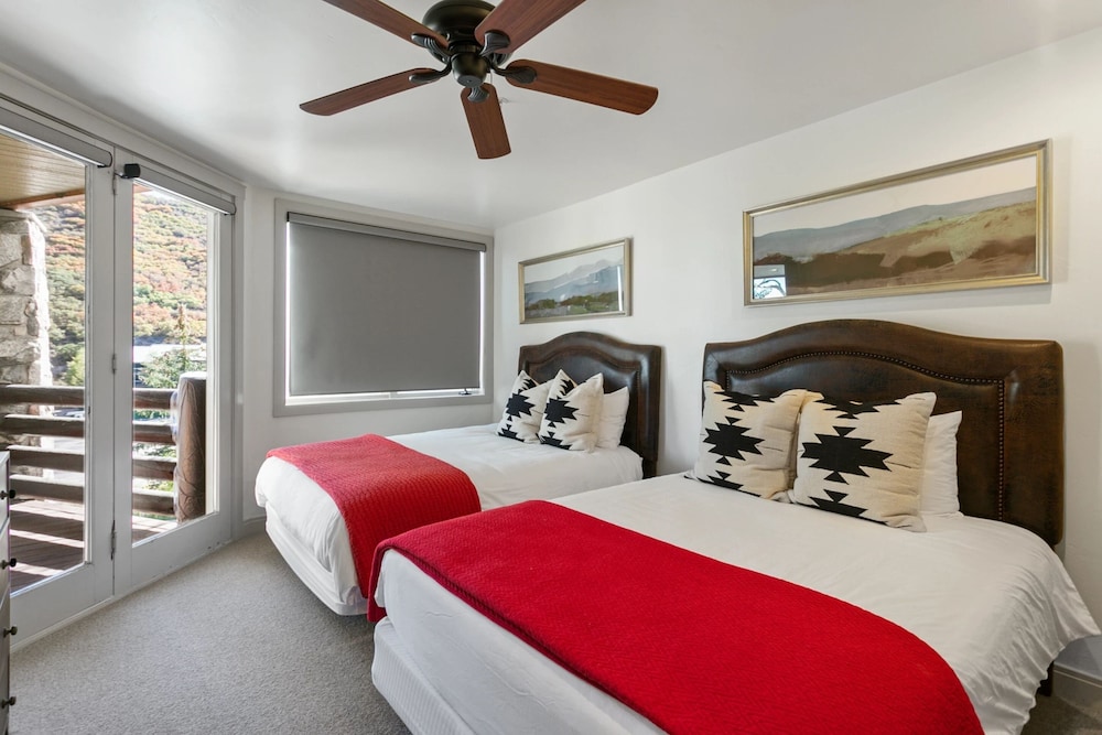 Trail's End Lodge at Deer Valley Resort - Two Bedroom Residence with Den and Spa #102 2 Condo
