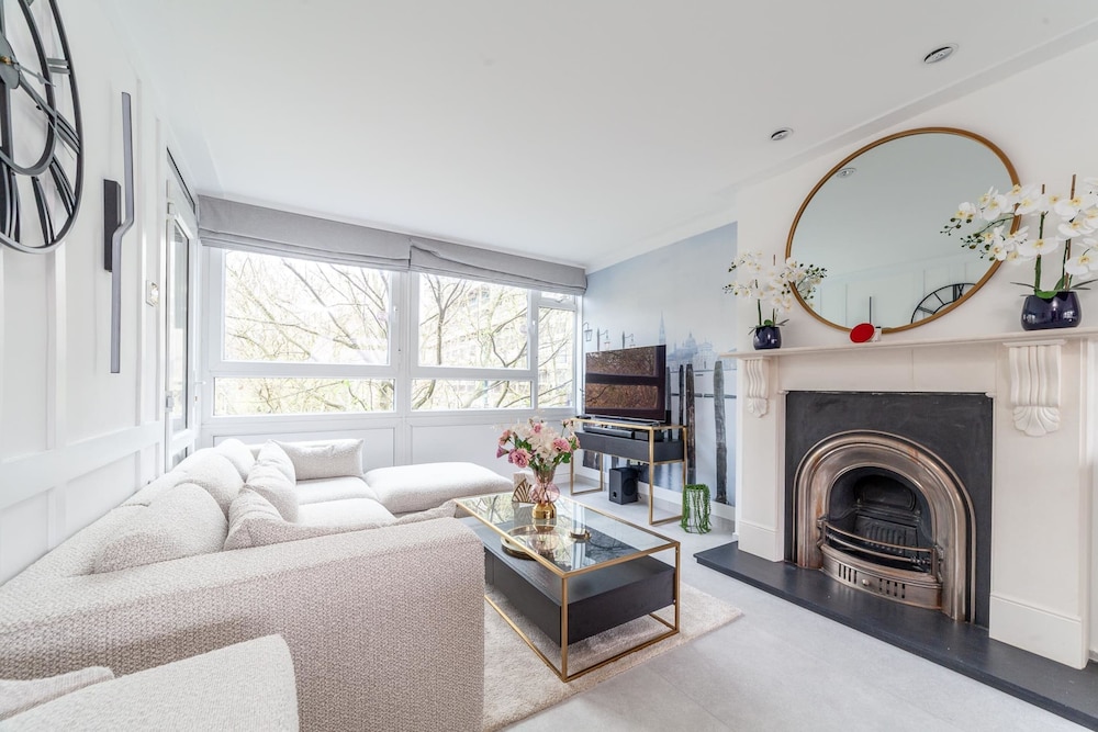 Excellent 3-bed Flat In Elephant & Castle