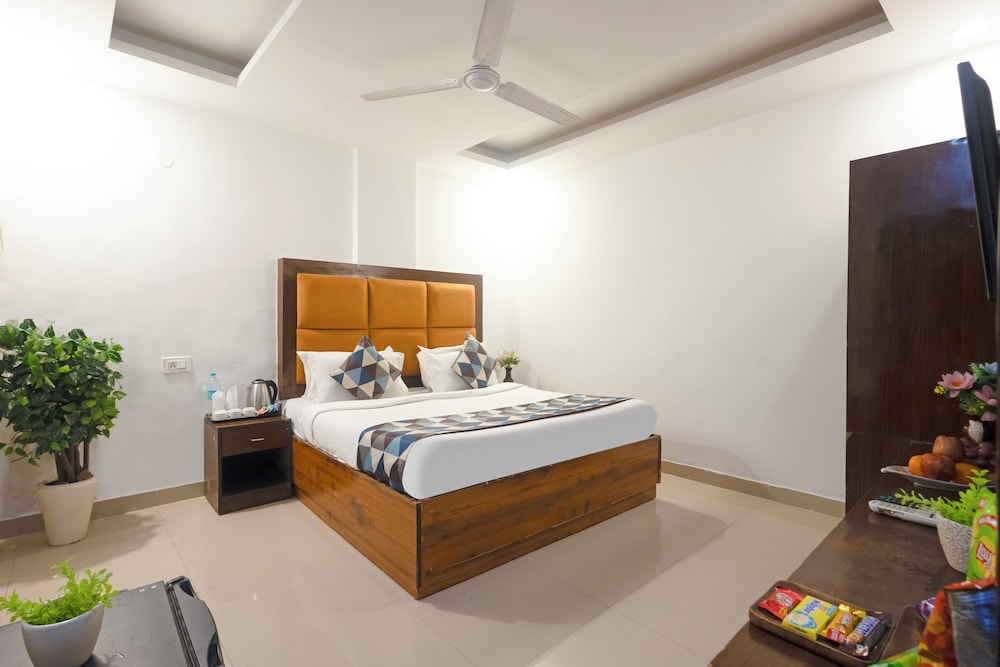 Hotel DSR Krone Delhi
