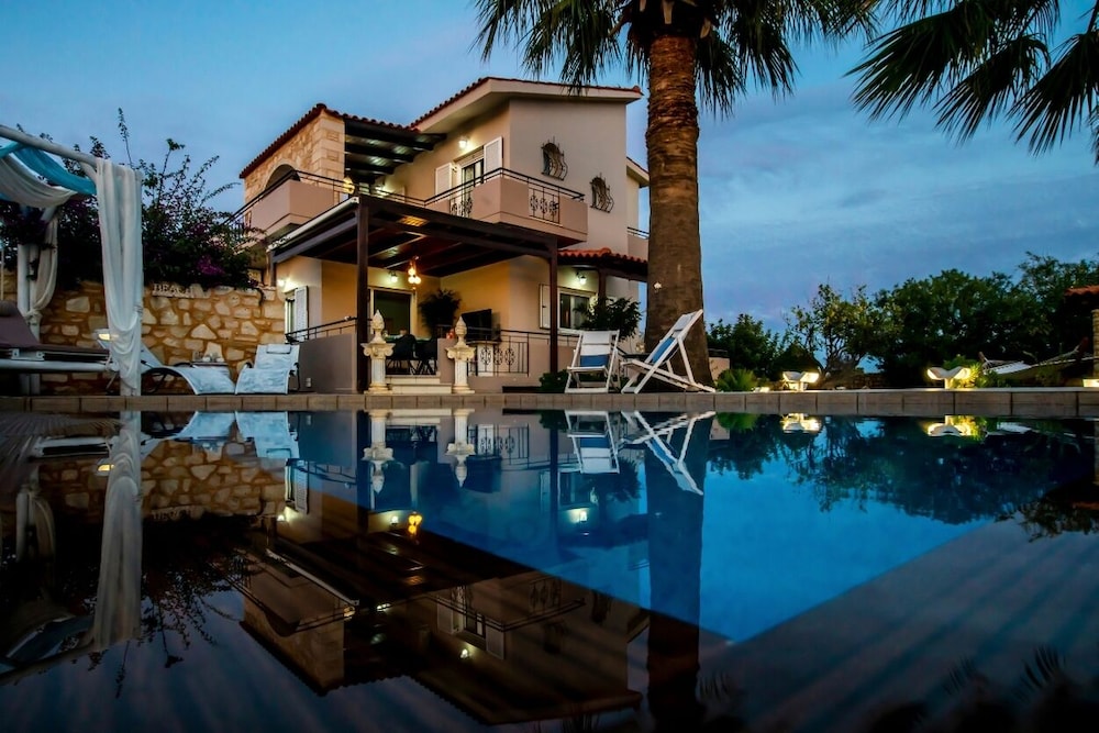 Villa Sar in Kampani Chania view 2