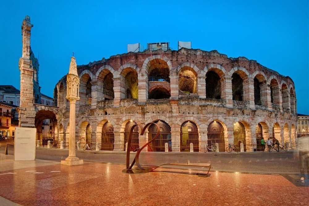 Αn enchanting residence in front of the Juliet house