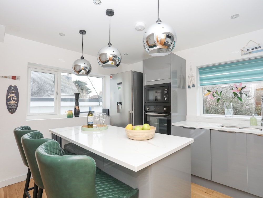 Clydfan, No 1 Trearddur Road