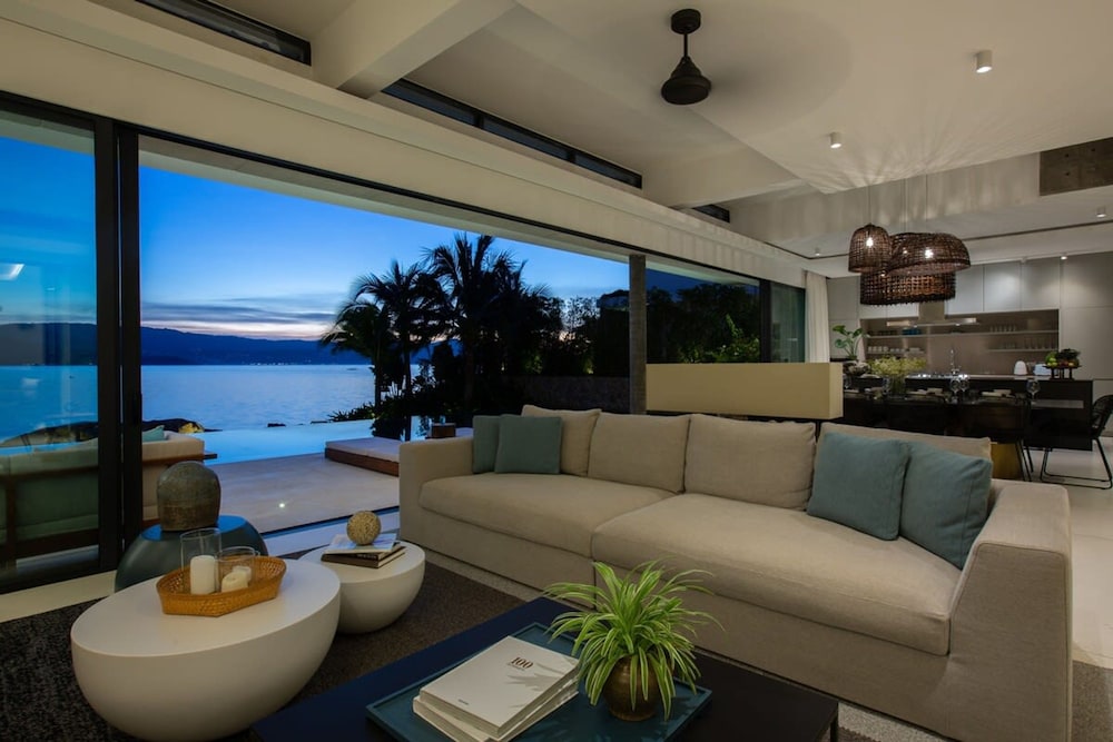 Syrah 3-bedroom Beachfront Villa in Koh Samui