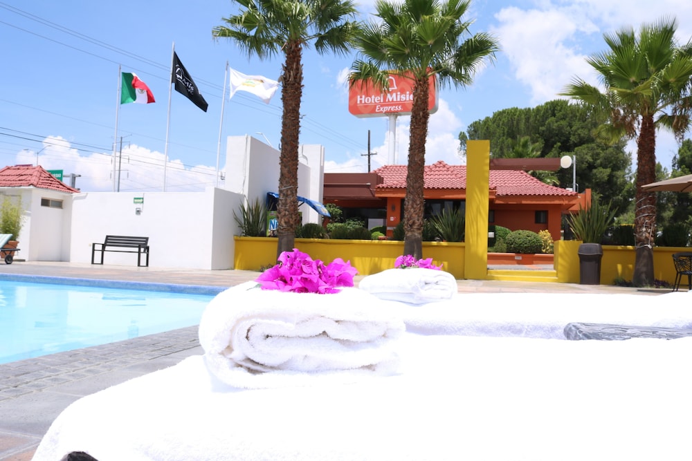 Saltillo Vacations - Hotel Mision Express Saltillo - Property Image 9