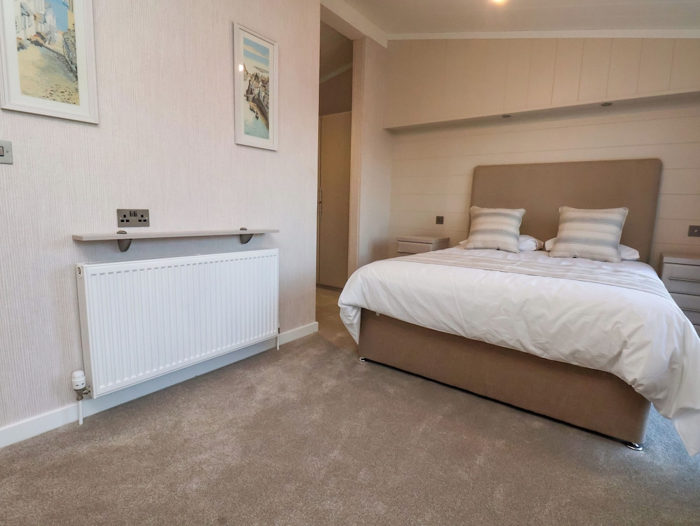 Holly Lodge