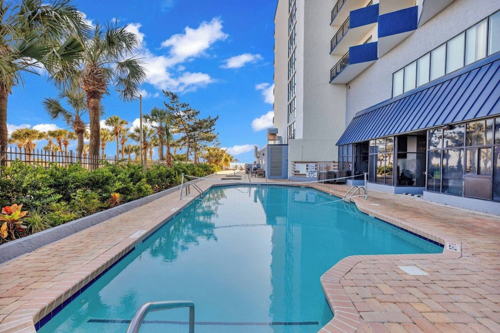 Oceanfront Resort, Great Views, King Bed, 7 Pools!