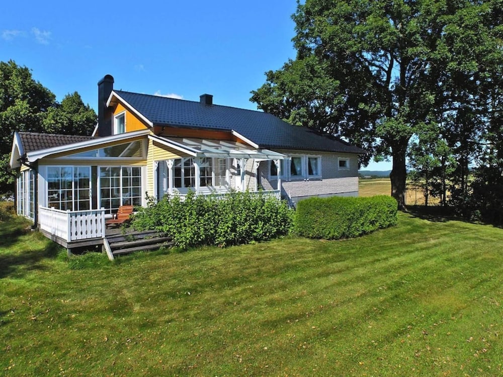6 Person Holiday Home in Mellerud-by Traum view 2