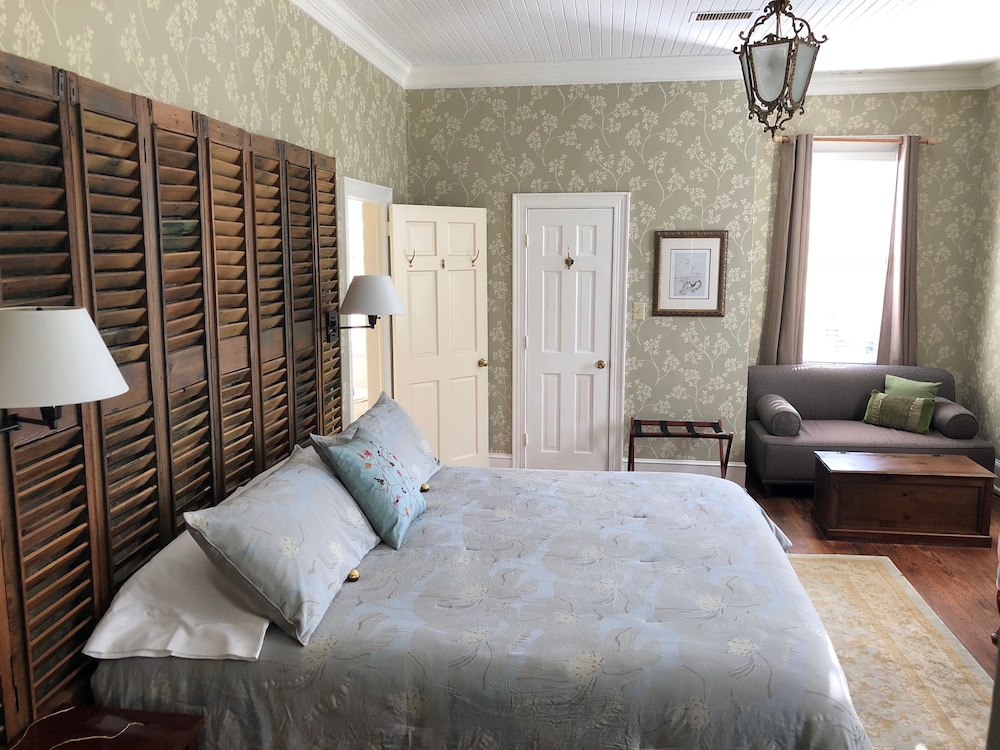 The Elizabethtown Inn