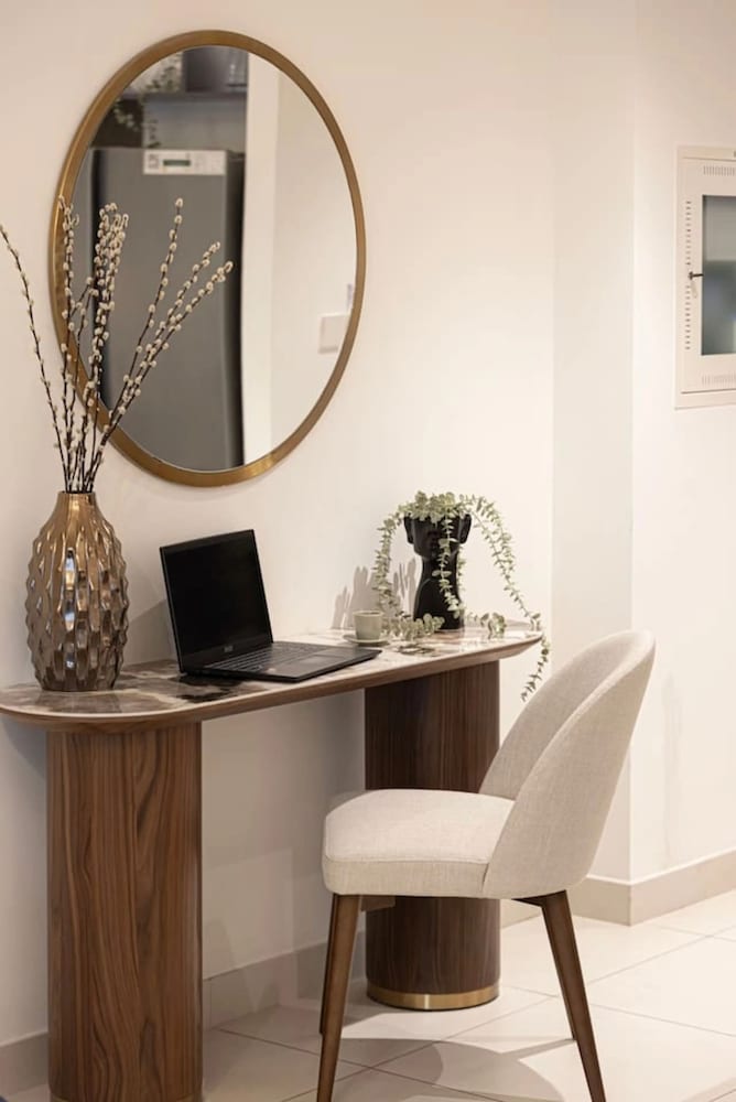 Burj Crown Lux Apartment by Dubai Mall