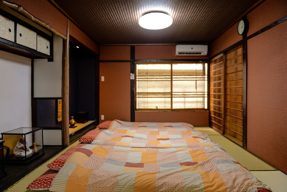 Nishioji Tanuki view 4