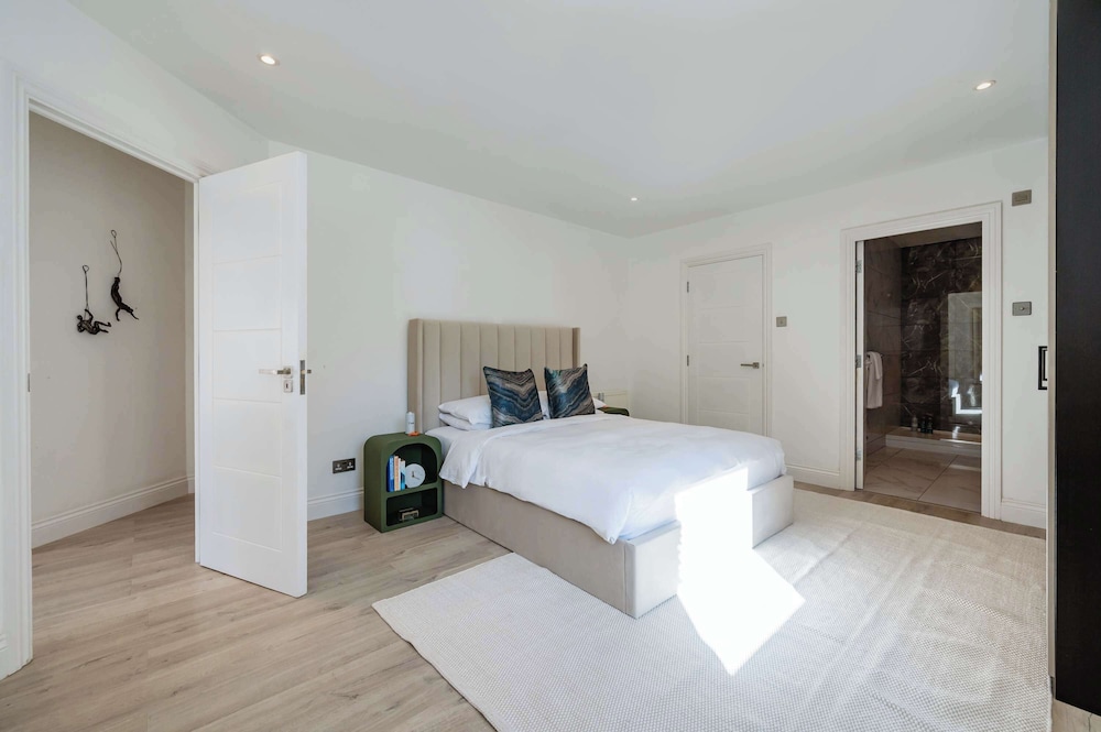 Lords Living -3 bed in Regents Park With Terrace