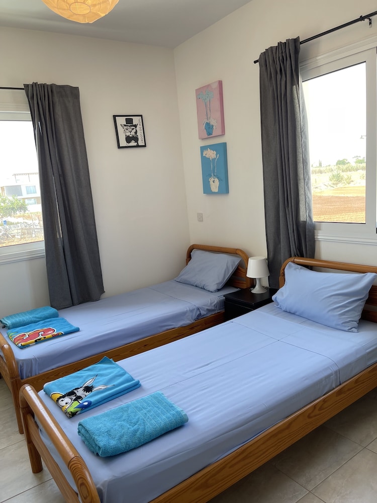 Beautiful Villa With Pool in Ayia Triada, Cyprus view 4
