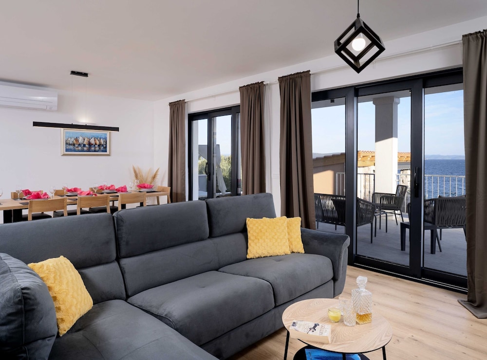Sunlit Shores Beach Villa With Pool, Gym and Sauna
