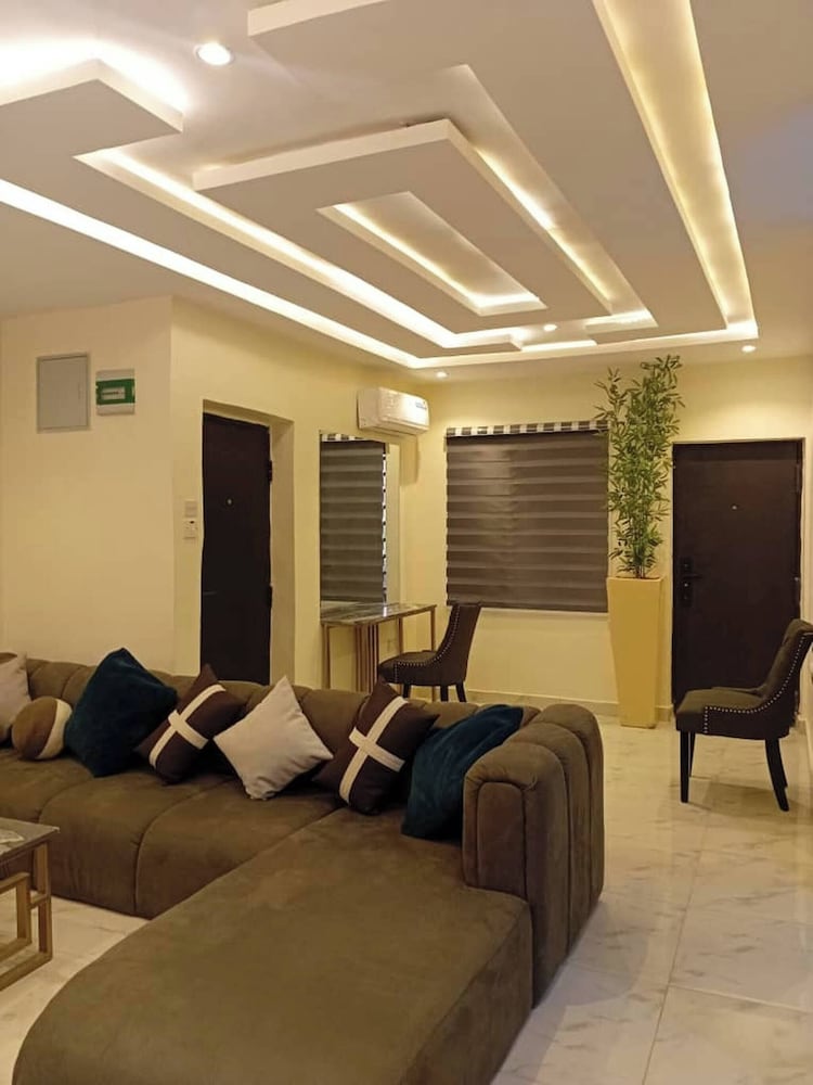 Less2more Luxury Suites - Comfort in Style
