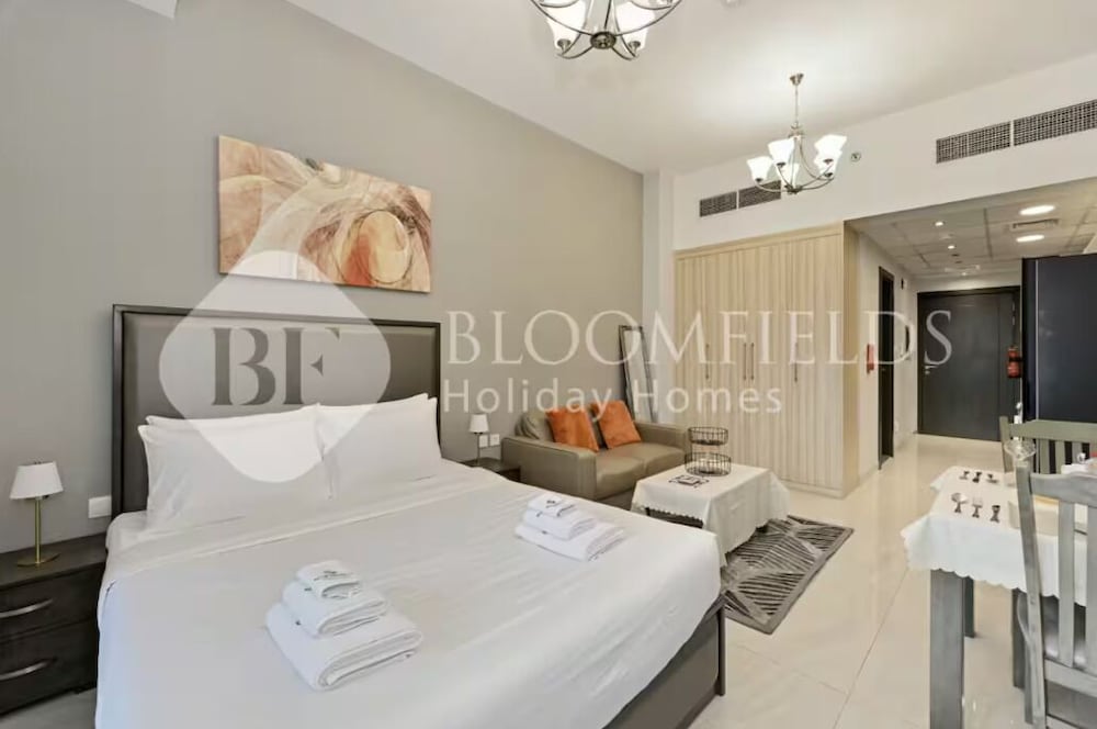 1306 Bloomfields Casual STU Elite Tower