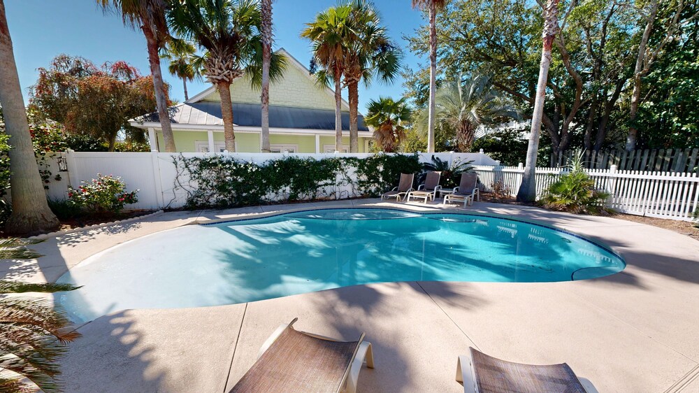 1 Cozy Cove 3 Bedroom Home