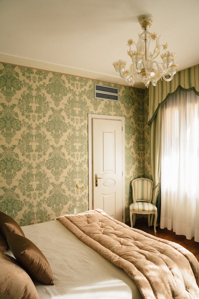 Murano Palace Bed & Breakfast