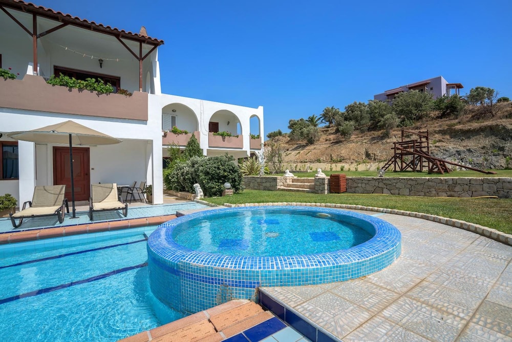 Anthos Apartments