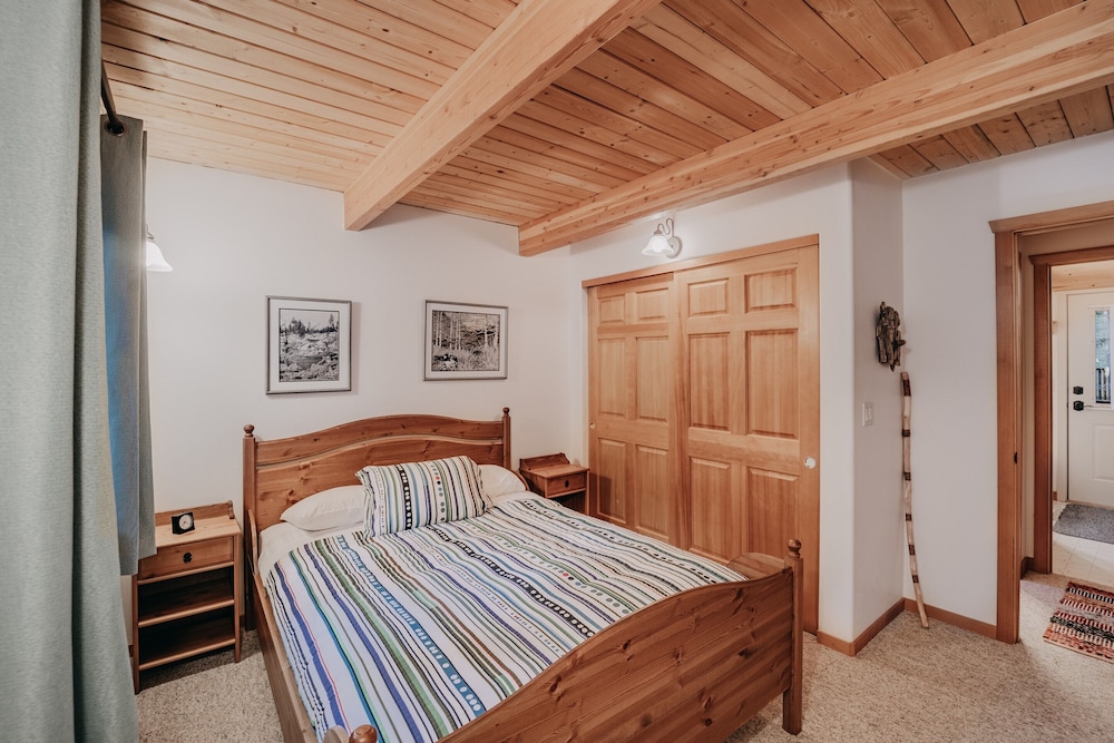 75sl - 2-bdrm - Loft - Sleeps 6 - Wifi - Pets Ok