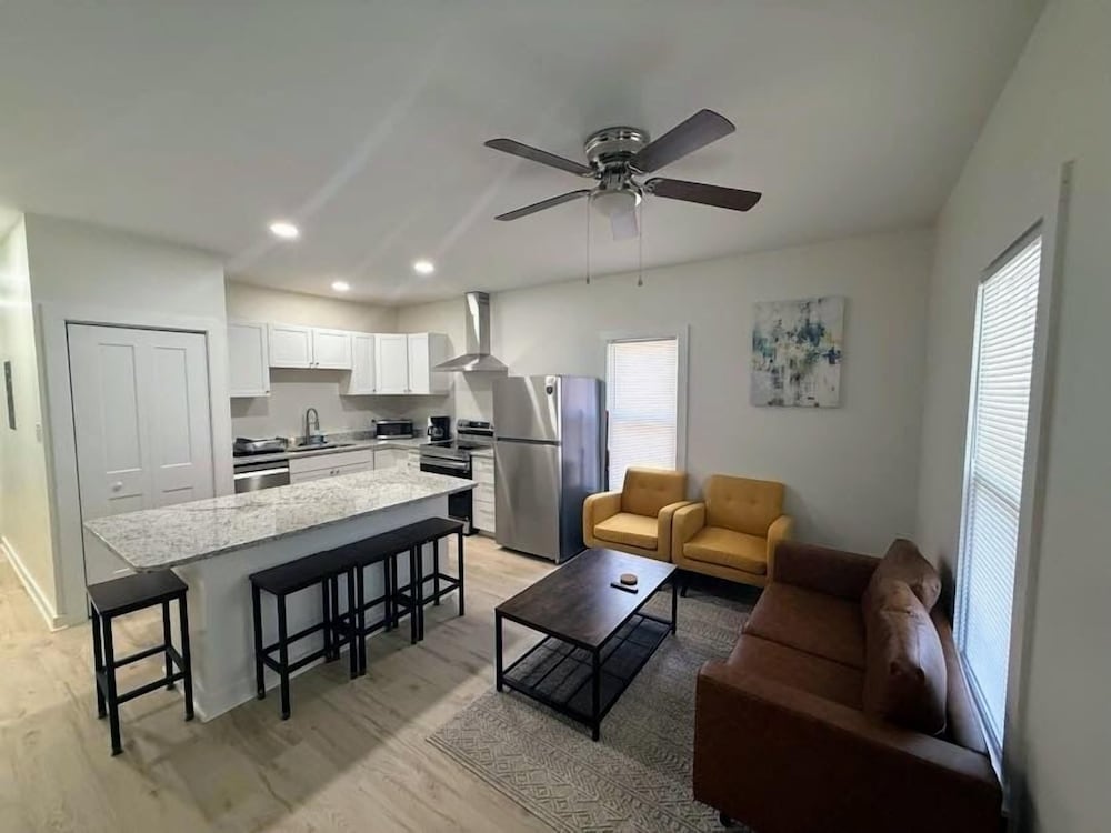 Newly Renovated 2 Bedroom - B