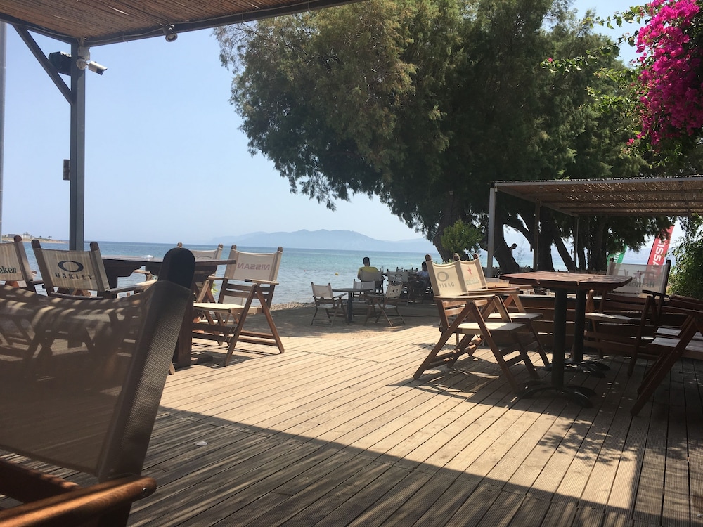 Savvas Surf House