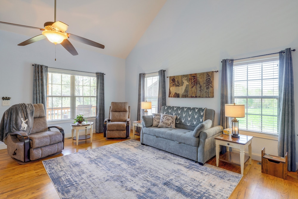3 Mi to Hiawassee: 'berry Cute Country Cottage'