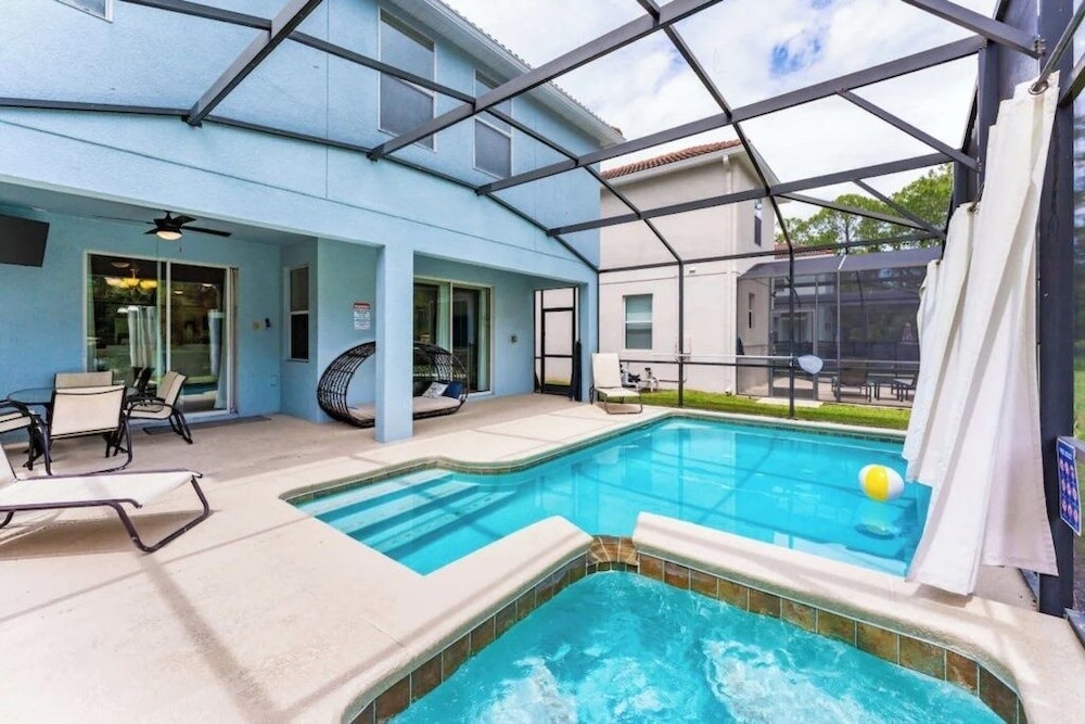 Sugar Palm Place 6 Bedroom Home