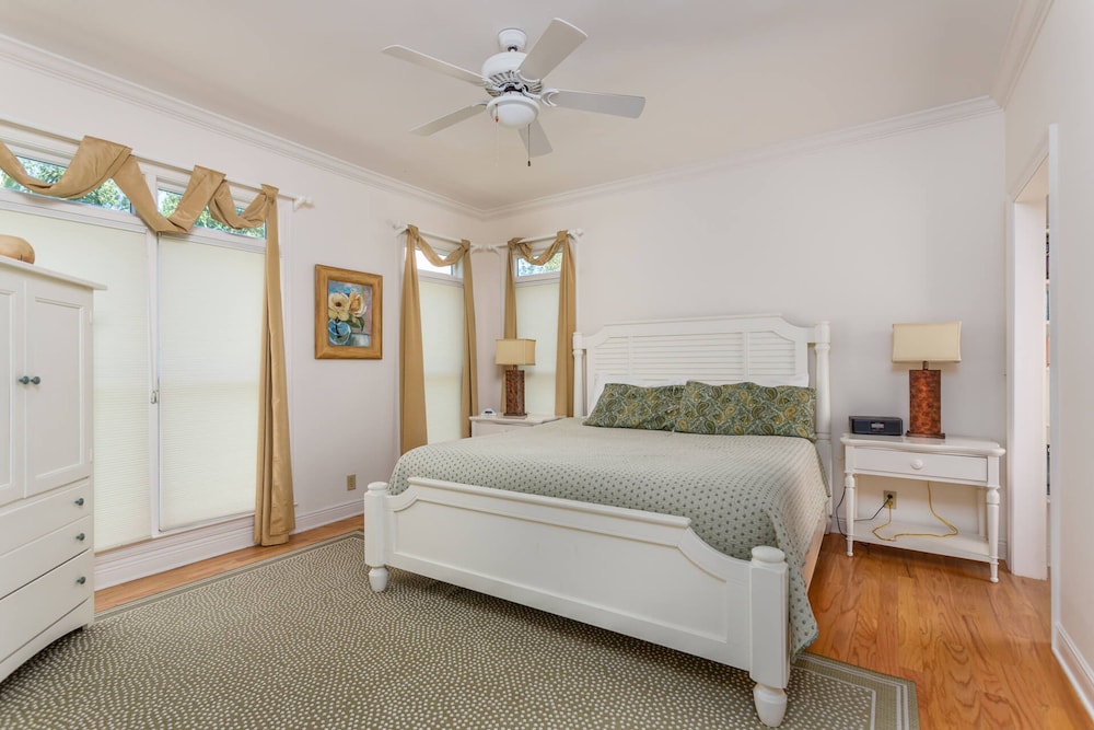22 Coast Cottages by Hodnett Cooper view 2