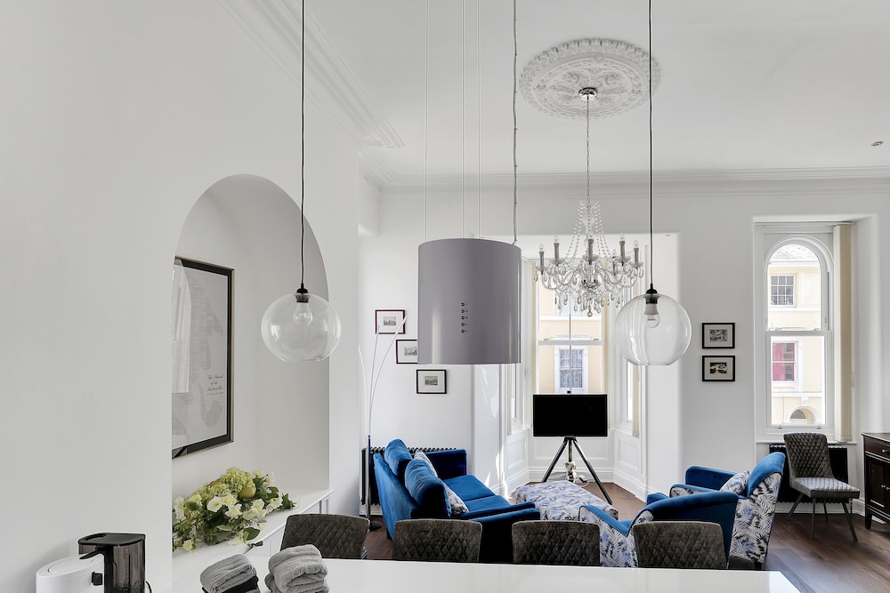 2 Bed - Hoe Heights by Smart Welcomes