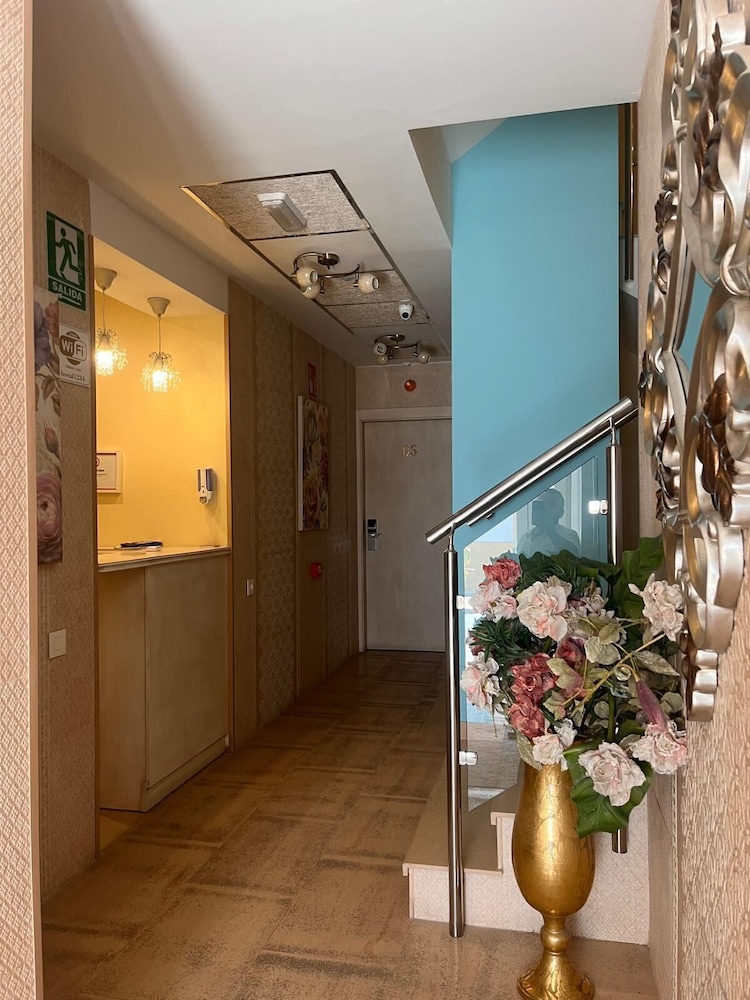 Hostal Flor de Lis - Lojo
