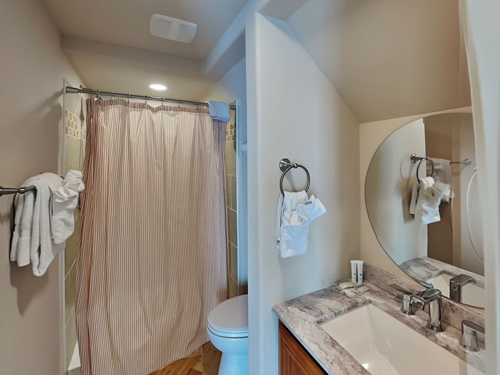 Blue Doubloon by Ryson Vacation Rentals