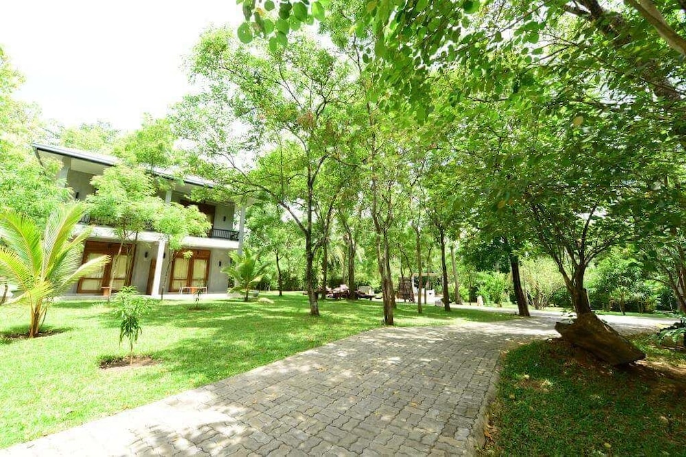 Nil Diya Mankada Safari Lodge