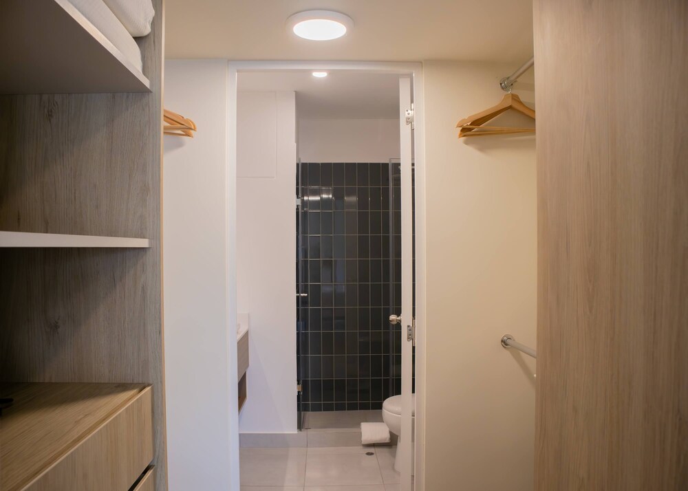 w Charming 2BR w Balcony in Miraflores