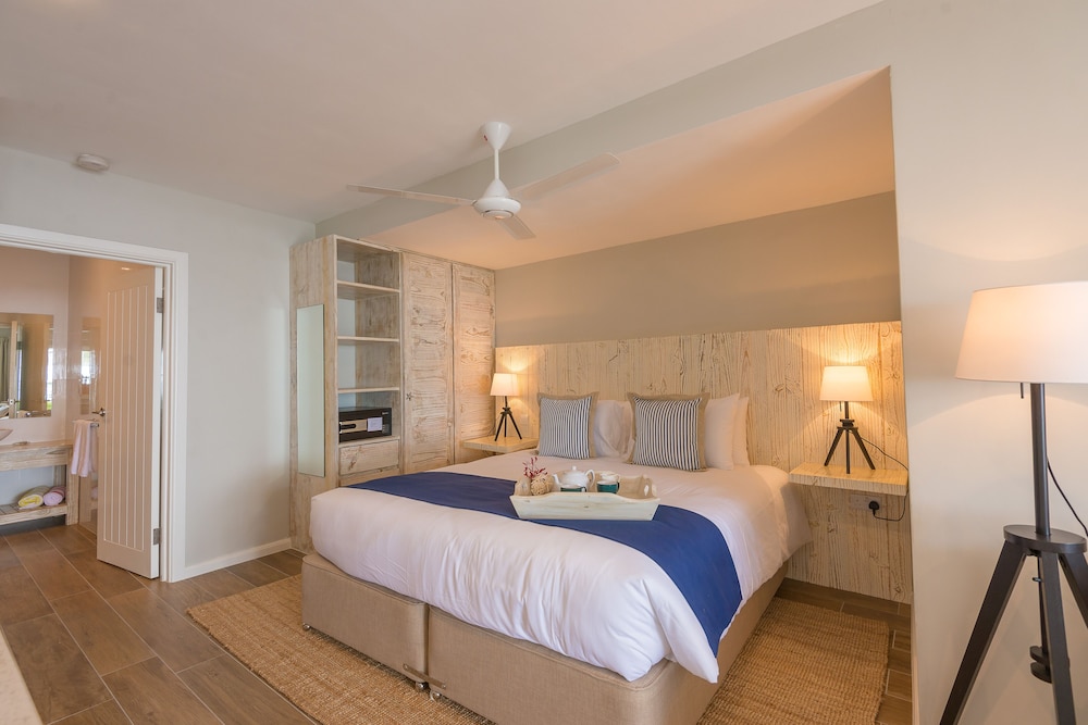 Le Nautique Luxury Beachfront Apartments photo 3