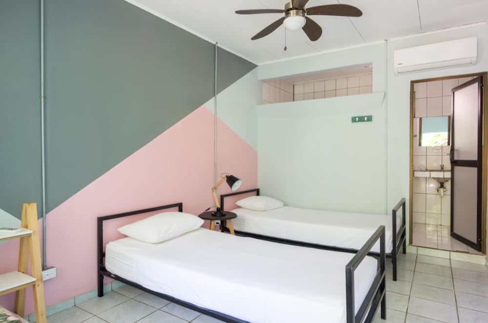 Selina Jaco - Hostel