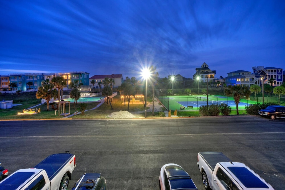 Summer Love by Avantstay Ocean View Pickleball