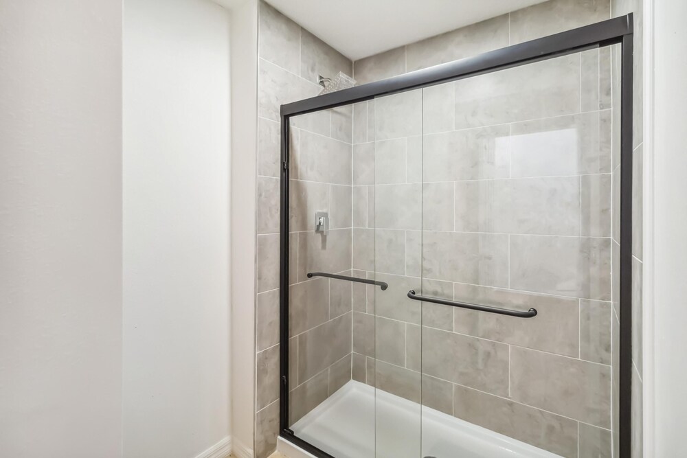 5/3 Private Pool House Near all Famous Attractions!!!