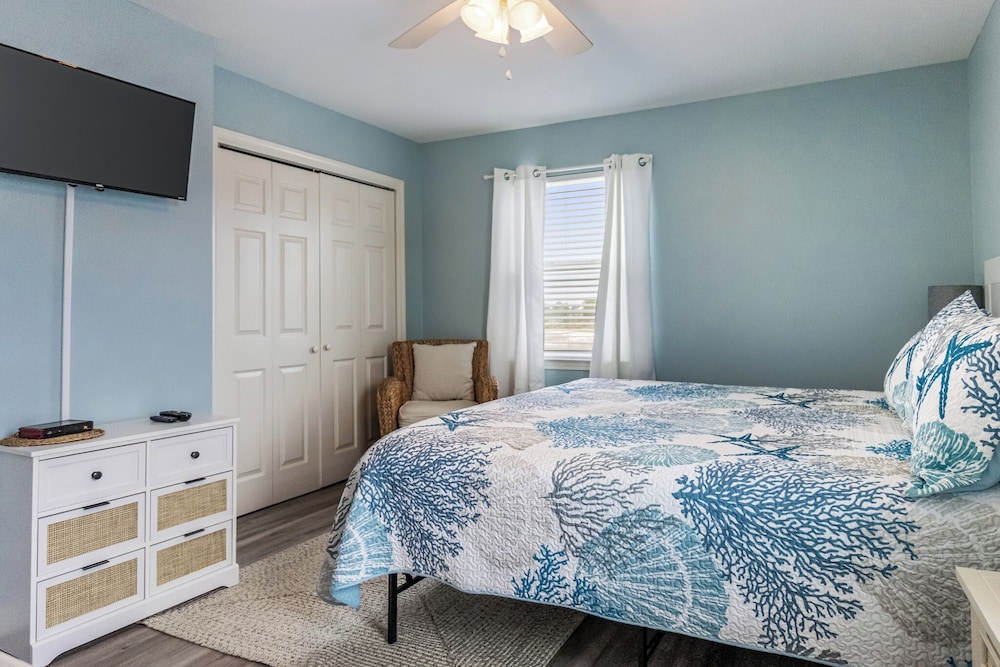 Bikini Bottom by Southern Vacation Rentals