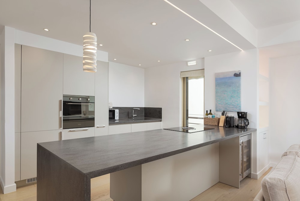 Vouliagmeni Serenity Residence