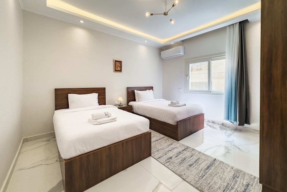 Xuru Stays I The 2bdr Emerald Pearl @ Heart of Heliopolis