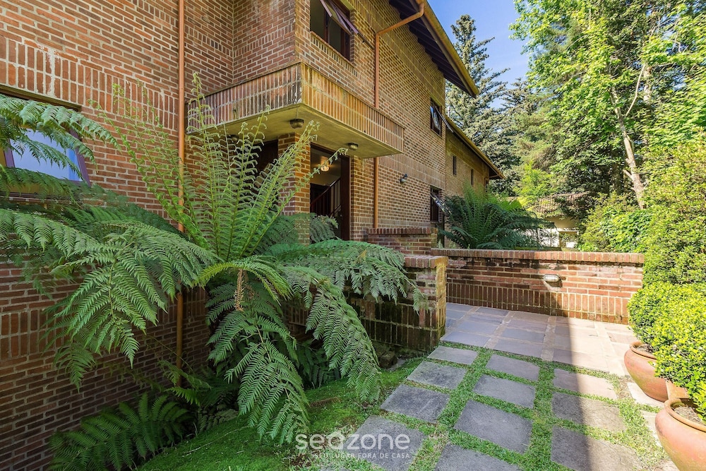 1-br Apartment w Fireplace in Gramado-rs Dva0103