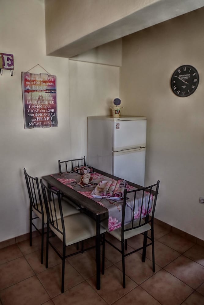 Cozy Loft en Mesolongi — kitchen