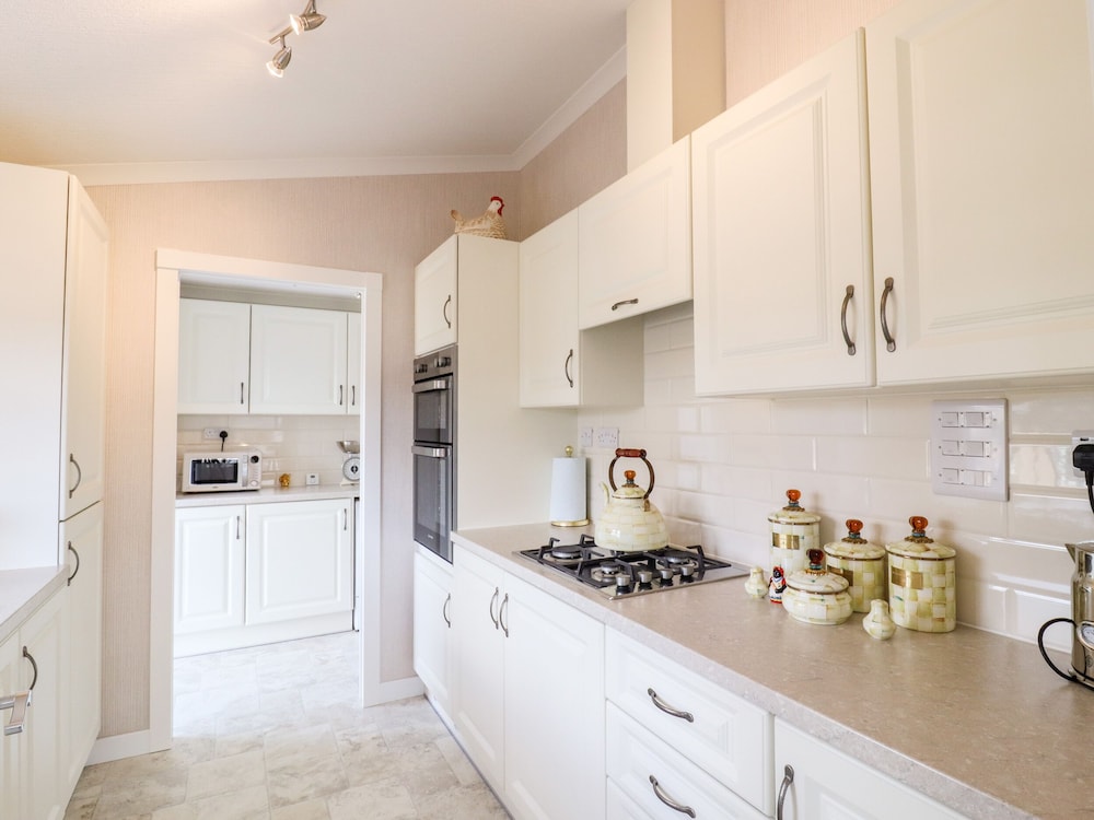 12 Bucklesham Park