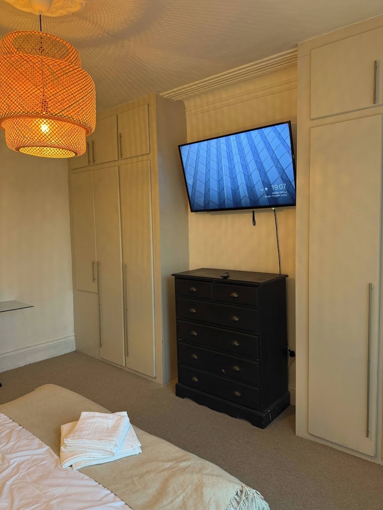 Bright 4-bedroom Maisonette in Gateshead